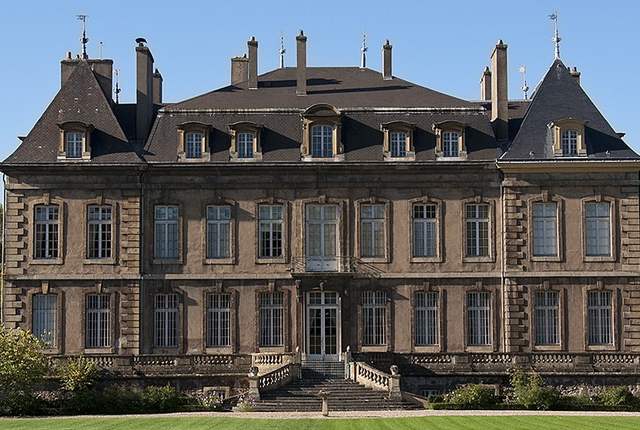 Château de La Grange à Manom, façade principale et toits d'ardoise